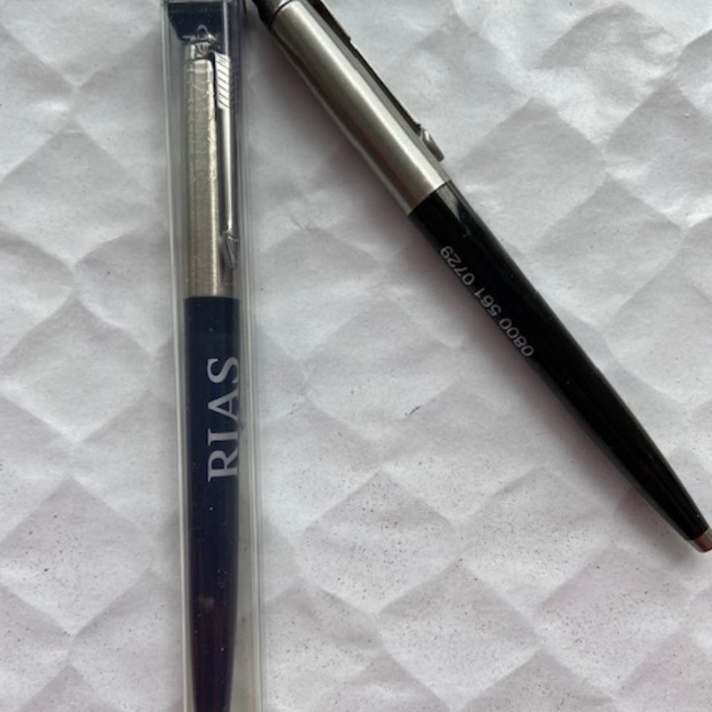 - NEW Parker ball point writing pen with original Parker black colour pen